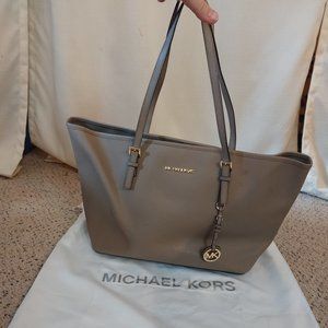 Michael Kors Jet Set Travel Shoulder Bag